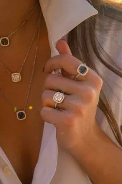 APM Monaco Bague Pave Pierre Carree Bleue^ Bagues