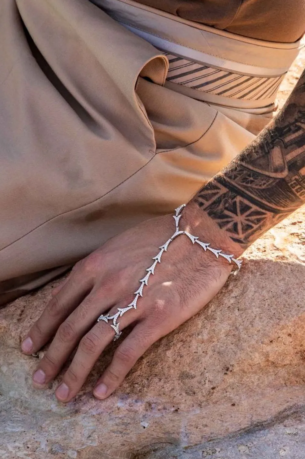 APM Monaco Bracelet De Main Avec Bague Dragon^ Bracelets